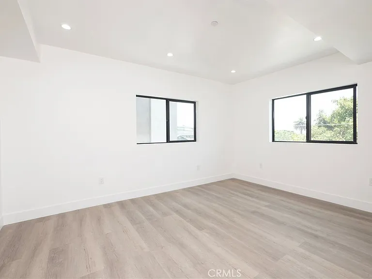 1571 Ricardo — Photo 9
