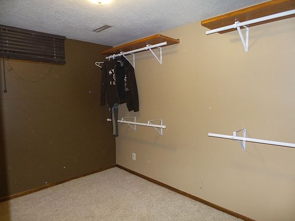 3rd image of 4500 Lincoln Way