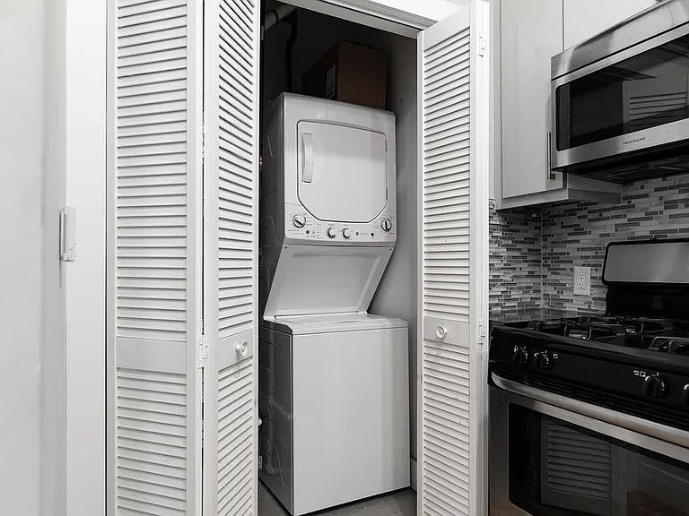 62 Newkirk St #1B — Photo 8