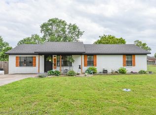 86 W Saskatchewan Rd, Roland, OK 74954