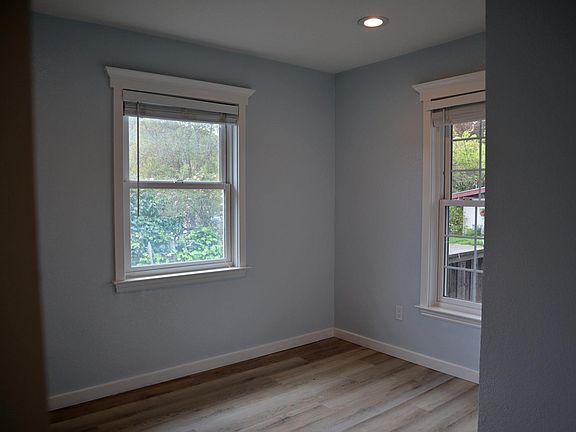 For Rent: $3050 (2 Bedrooms, 1 Bath, 900 sqft)