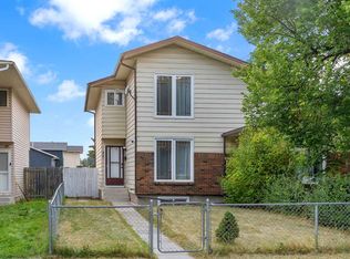 40 E Temple Pl NE, Calgary, AB T1Y3R9