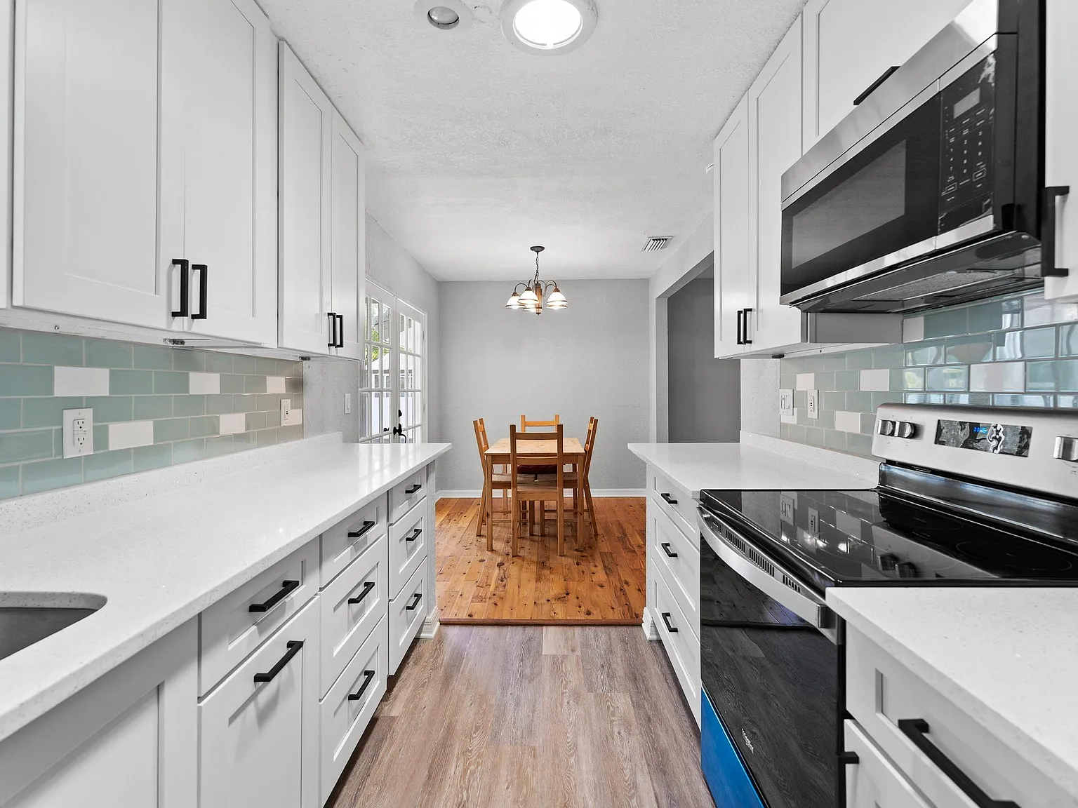 4 bed, 2.0 bath, 1300 sqft, $936 — Photo 3