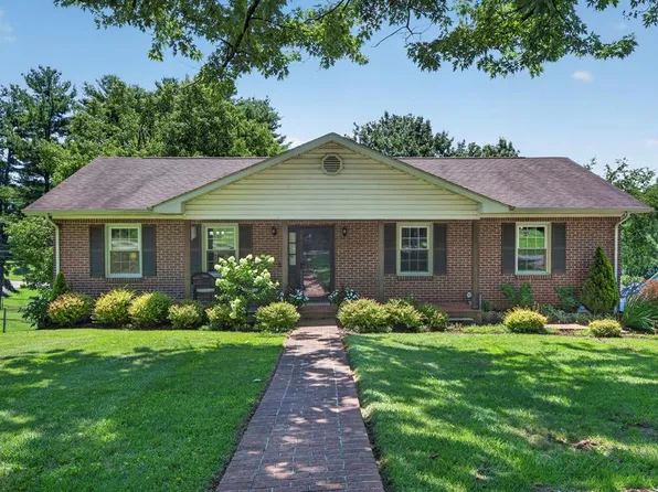 1140 Hillview Dr, Abingdon, VA 24210