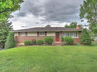 411 Suburbia Dr, Blountville, TN 37617