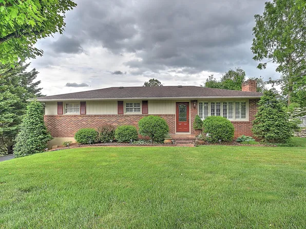 411 Suburbia Dr, Blountville, TN 37617