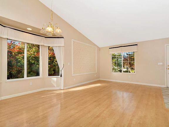3rd image of 5200 Brondsbury Ln