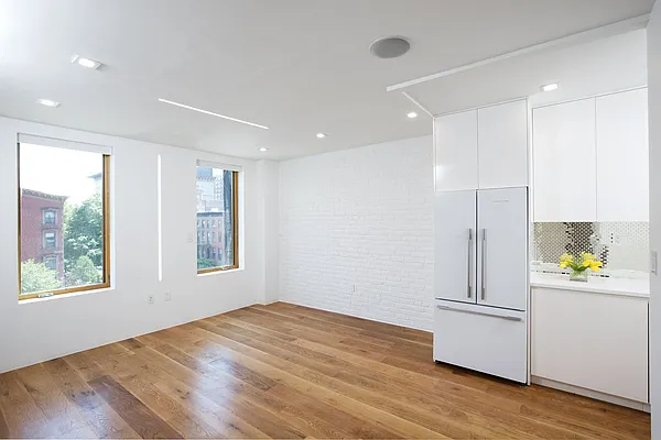 Rented by Solace SMC Inc | media 12