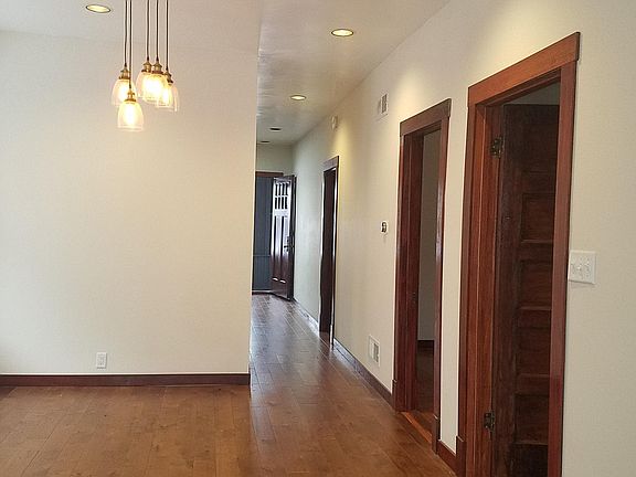 4th image of 3452 N Lawndale Ave