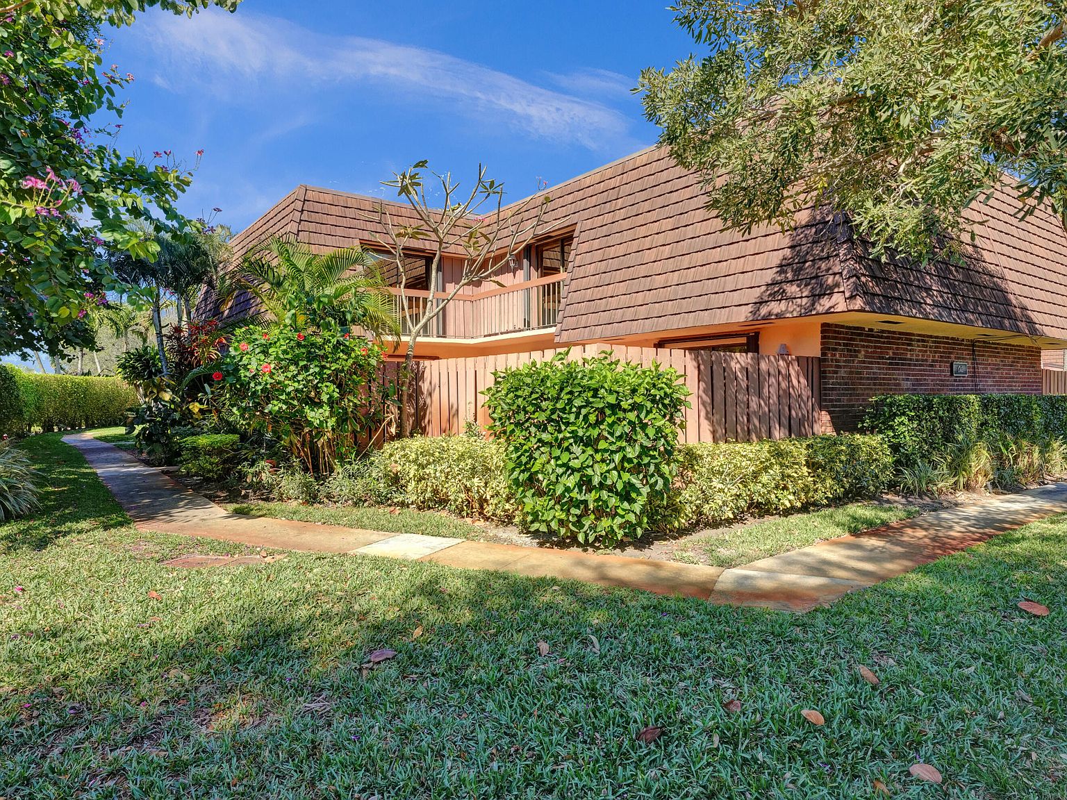 1 Atrium Cir APT B, Atlantis, FL 33462 Zillow