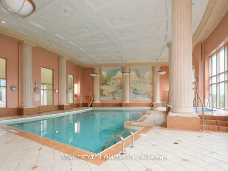 18 Lee Centre Dr #Penthouse 305 — Photo 7