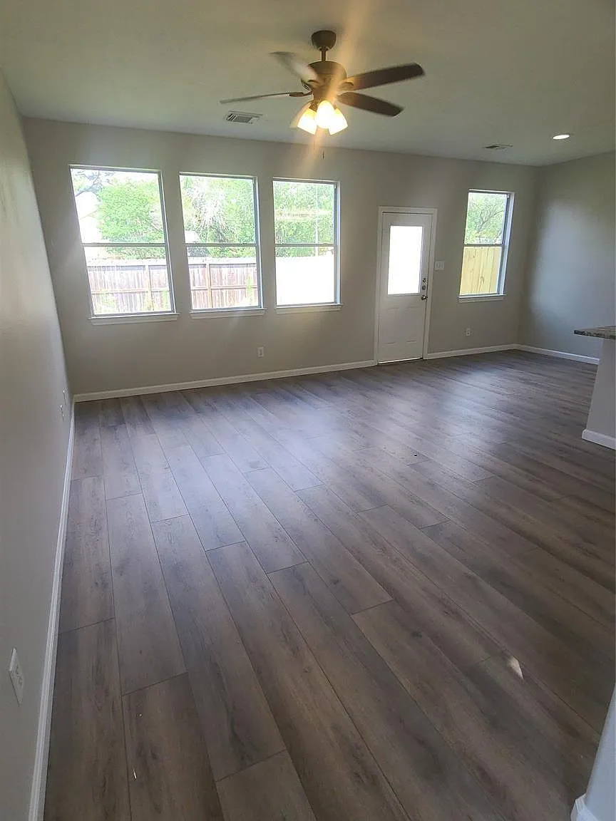 3 bed, 2.5 bath, 1490 sqft, $1,850 — Photo 4