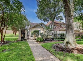 6623 Tournament Dr, Houston, TX 77069