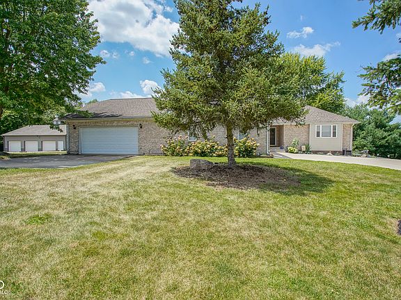 2nd image of 8401 N Cherry Knoll Dr