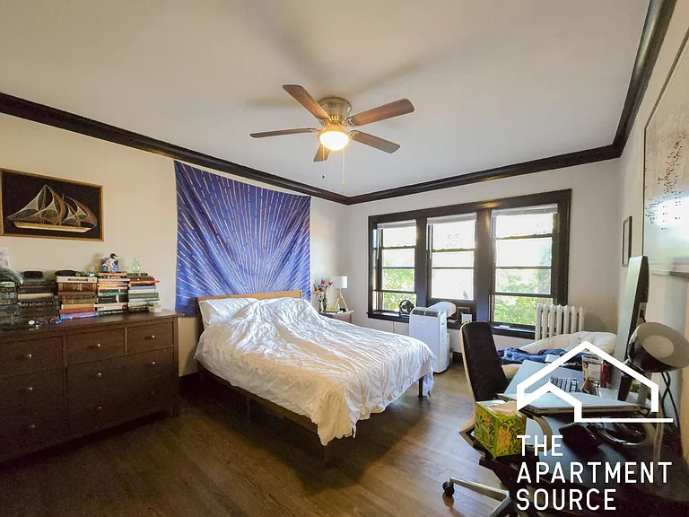 1827 W Winona St #2 — Photo 4