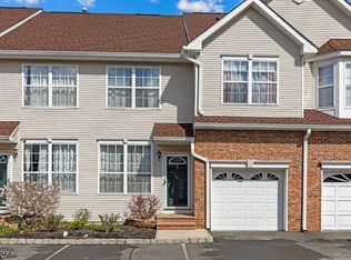 48 Gallop Ln, Somerset, NJ