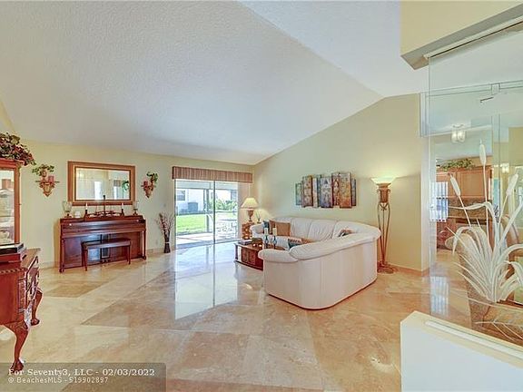 5th image of 10600 NW 71st Pl