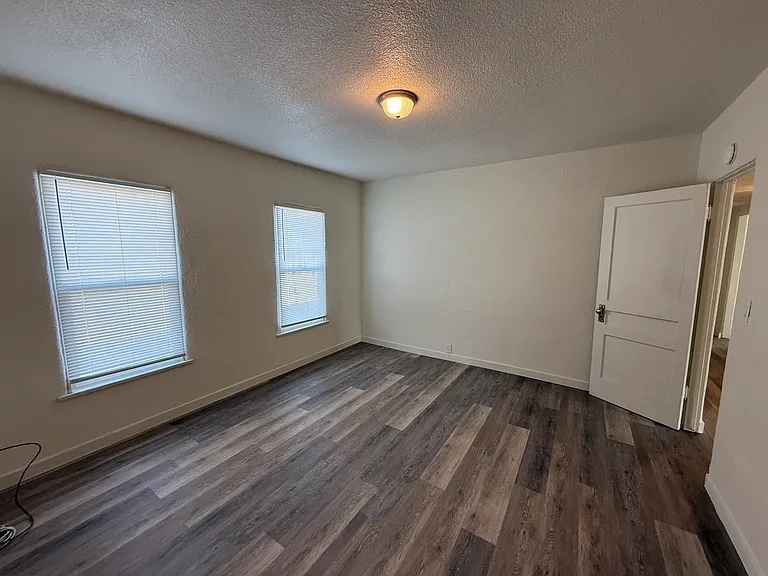 1434 W Euclid Ave — Photo 5