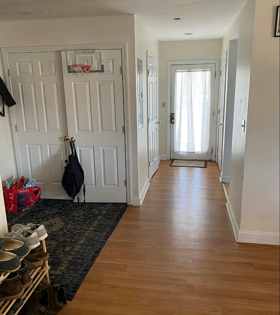 Building Photo - 8 Glencoe St #5A