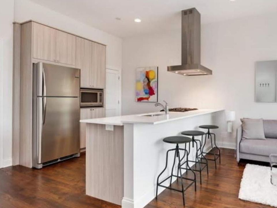 1st image of 6421 W Touhy Ave #1