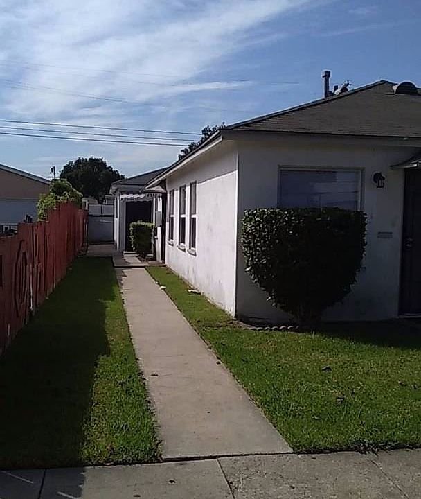 2nd image of 2512 1/2 E Monroe St
