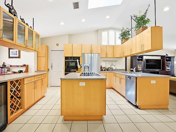5th image of 1120 Knollwood Dr
