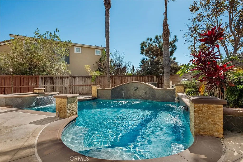 4 bed, 3.5 bath, 2575 sqft, $7,500 — Photo 1