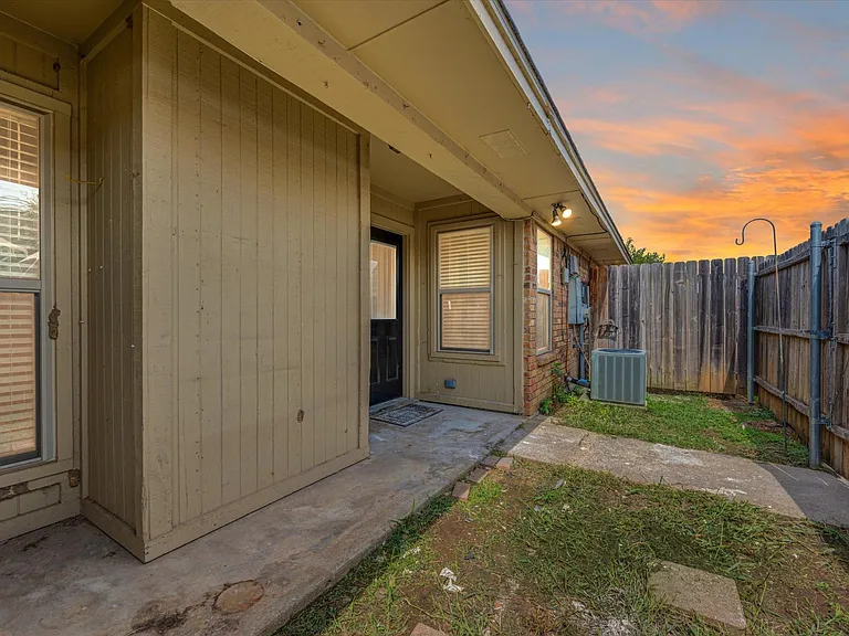 2319 Indigo Ln — Photo 27