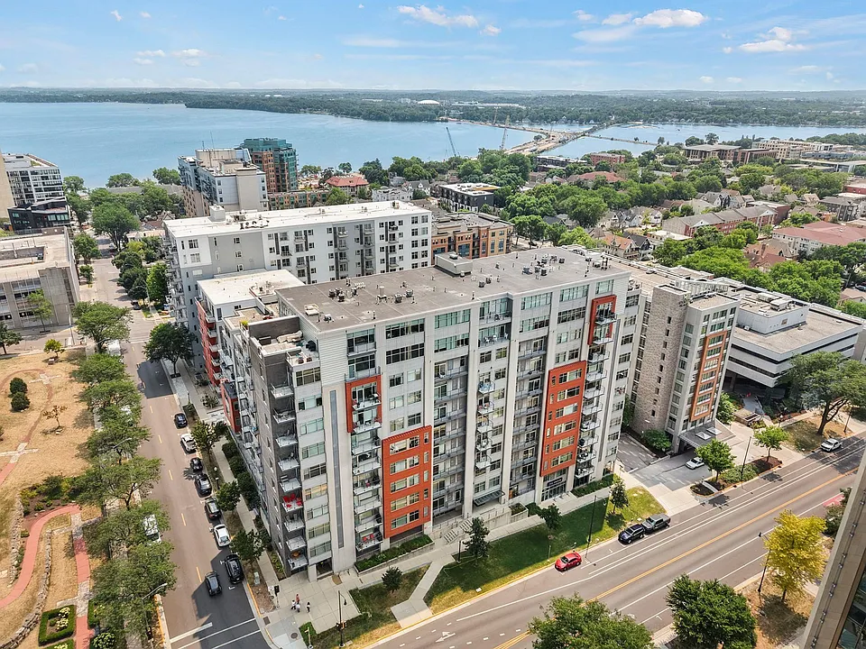 309 W Washington Ave #601
