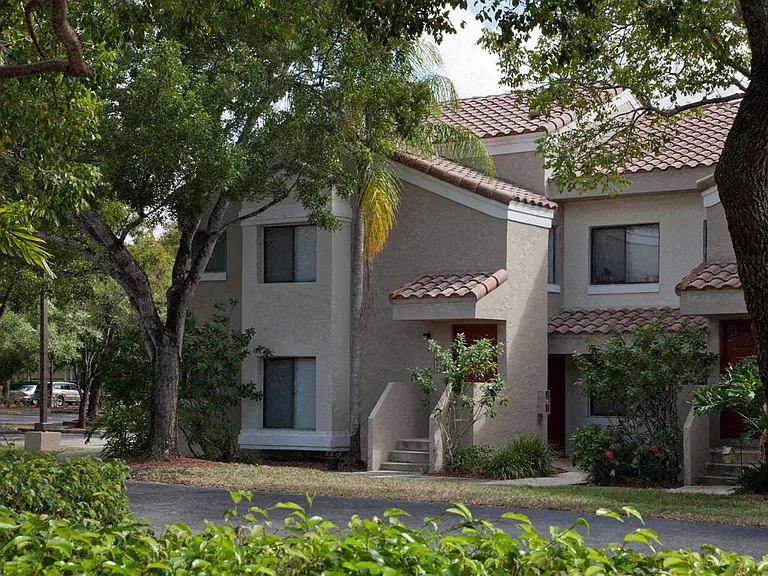 The Waves Apartments — Photo 12