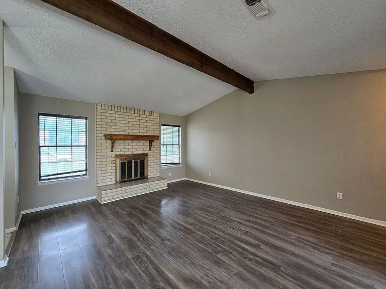 1710 Joy Dr — Photo 5
