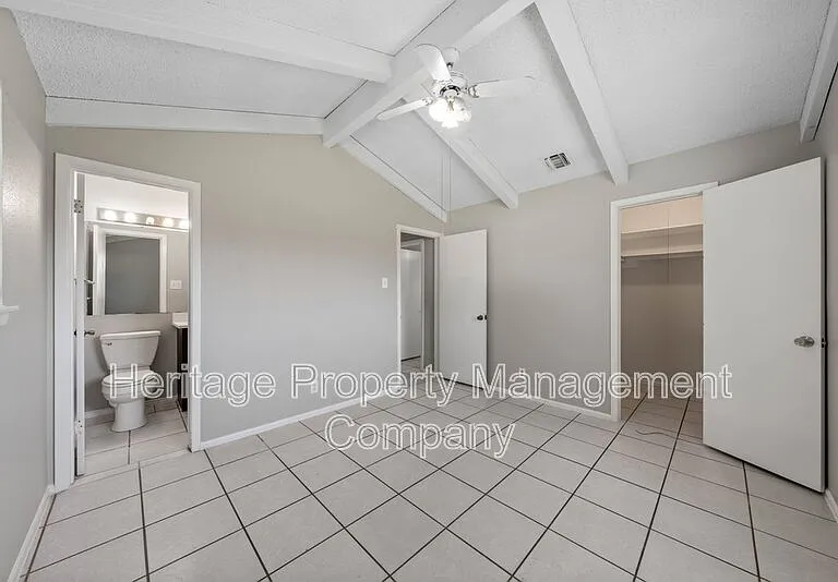 7422 Stonehouse Dr — Photo 17