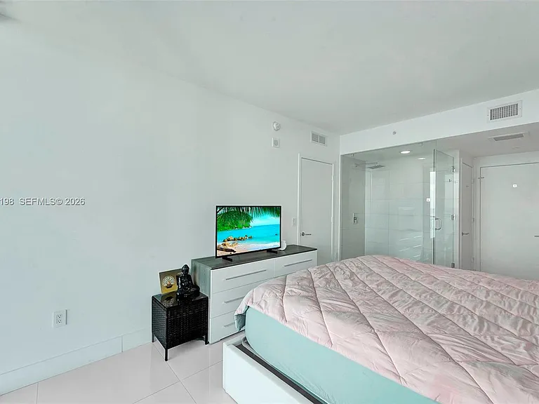 460 NE 28th St #3403 — Photo 30