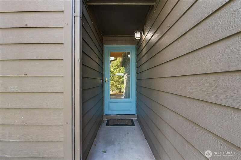 3rd image of 17103 SE 18th Street