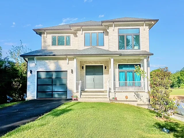 1809 Macarthur Dr — Photo 1