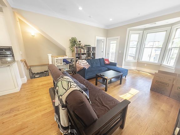 5th image of 417 Putnam Ave #2