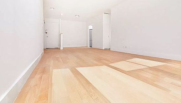 4th image of 220 E 65th St APT 8H