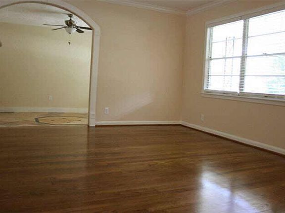 5th image of 5009 Nina Lee Ln