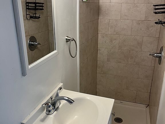 4th image of 2552 Mickle Ave #B