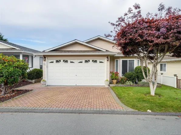 13 Eagle Ln, New Songhees 1a, BC V9A 7M2