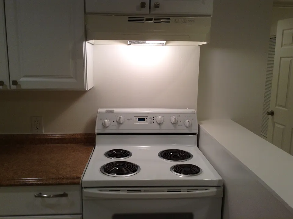 321 Kenilworth Blvd