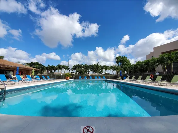 10985 SW 107th St APT 216, Miami, FL 33176