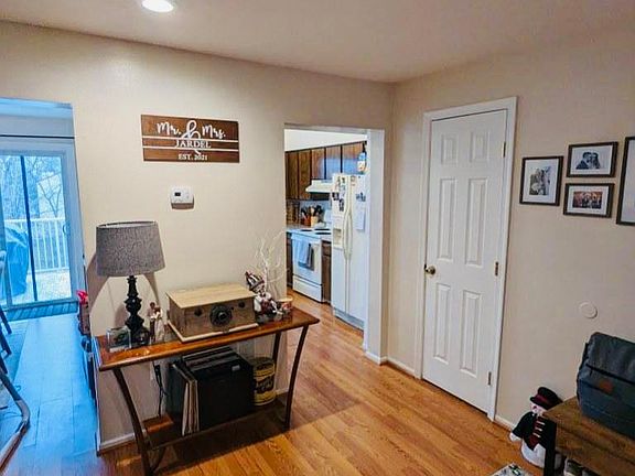 5th image of 2843 Burgundy Pl