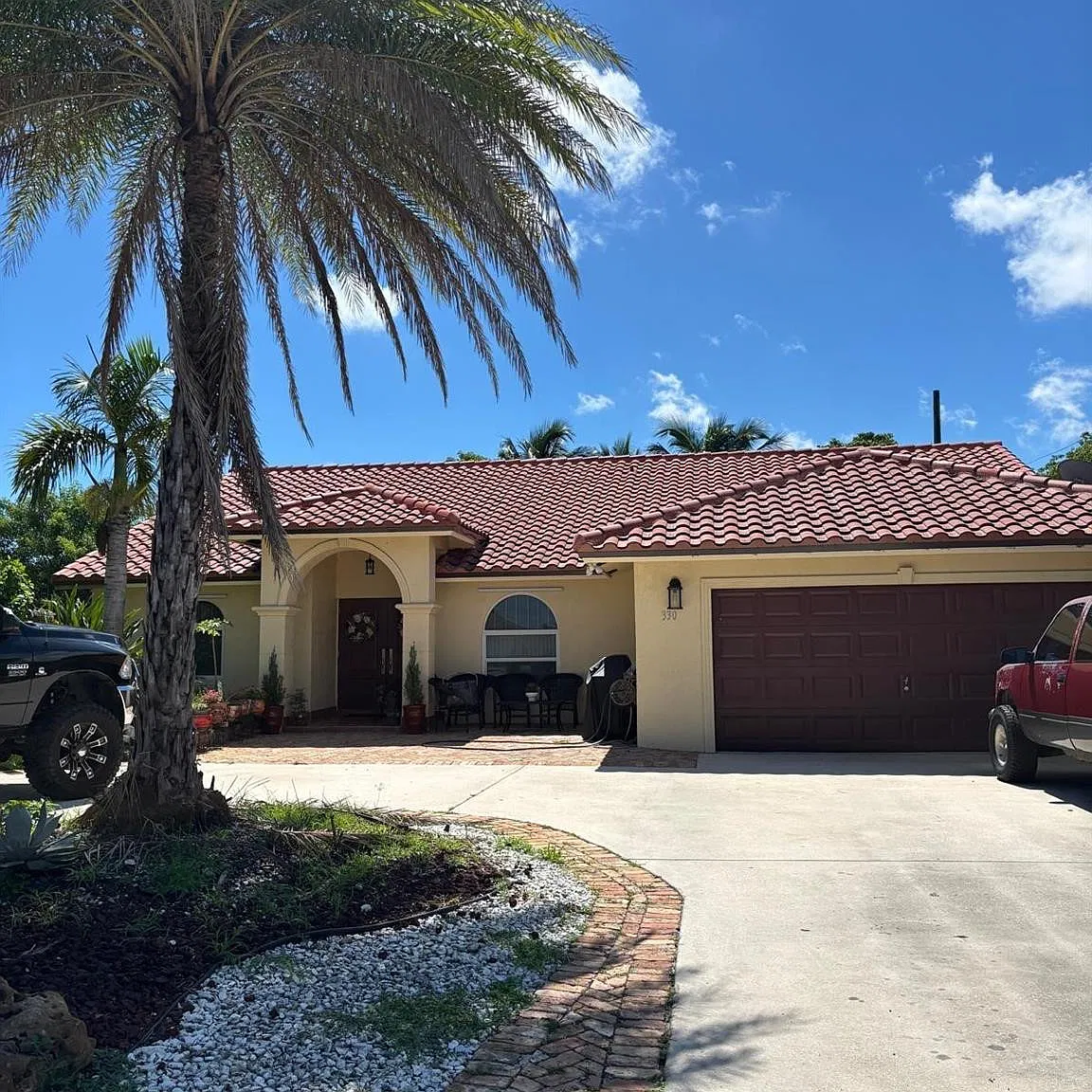 3 bed, 2.0 bath, 1714 sqft, $3,000 — Photo 1