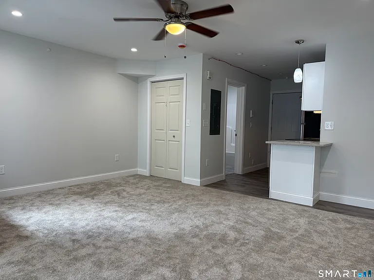 1085-10 Whalley Ave #10 — Photo 8