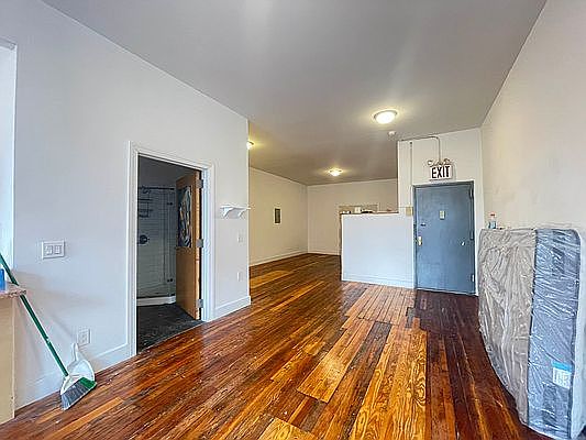 2nd image of 1109 De Kalb Ave #2A