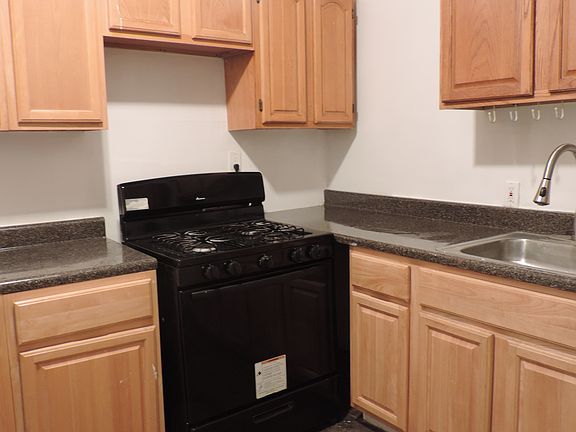 4th image of 41 Hamilton St #1