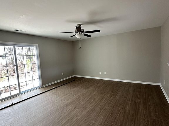3rd image of 1254 Masters Ln #A