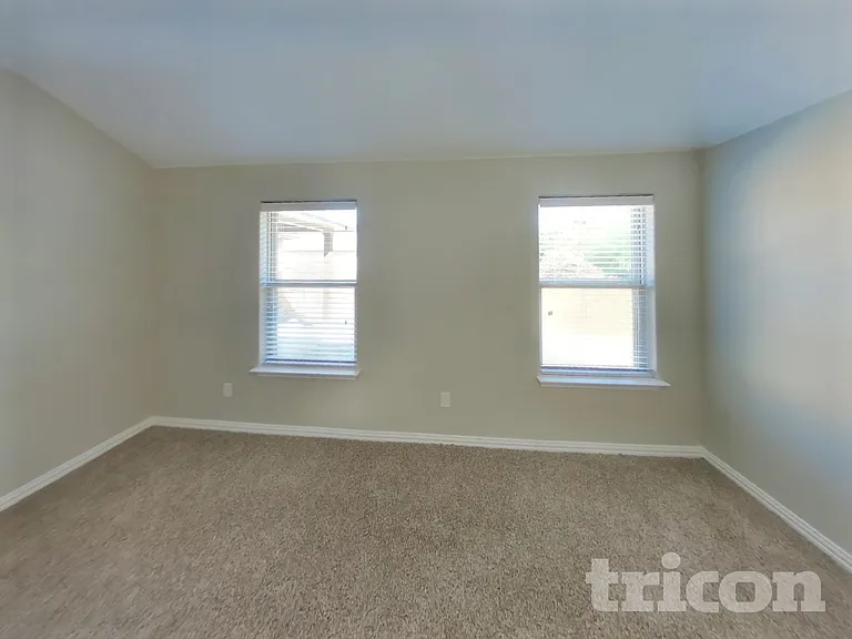 429 Park Meadows Dr — Photo 7