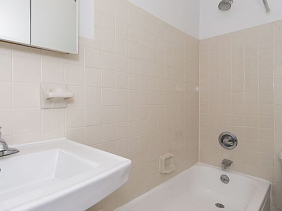 3rd image of 407 E 78th St APT 1E